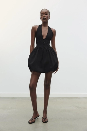 Летняя распродажа Zara 2025: модные тренды со скидками до 60% | Новости сайта